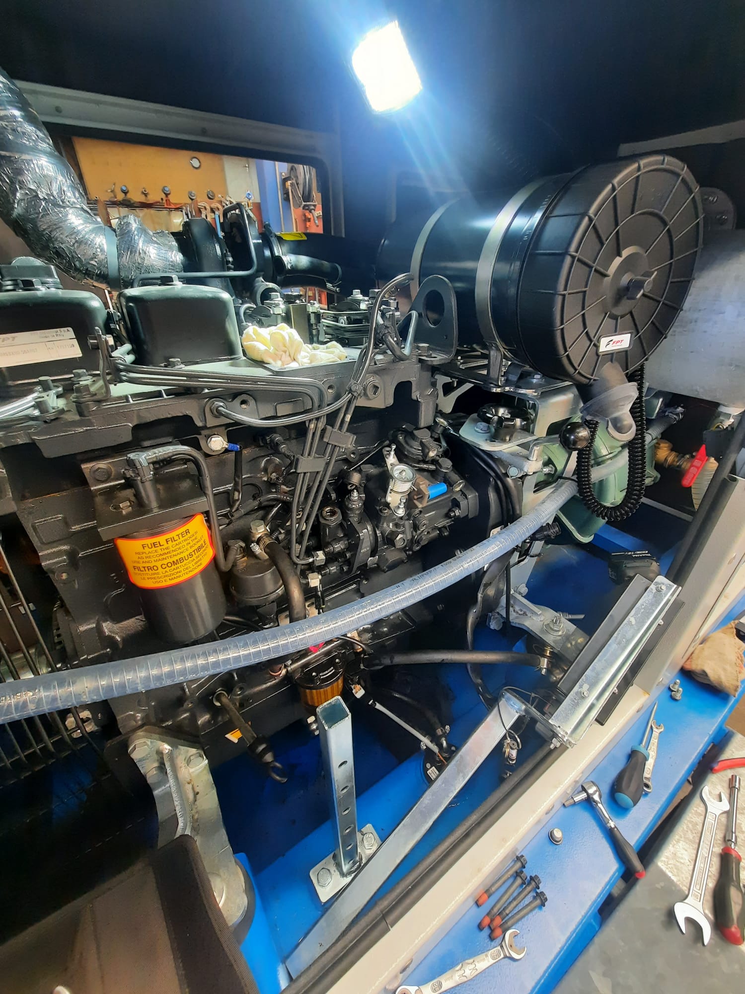 Rokende motorpompset